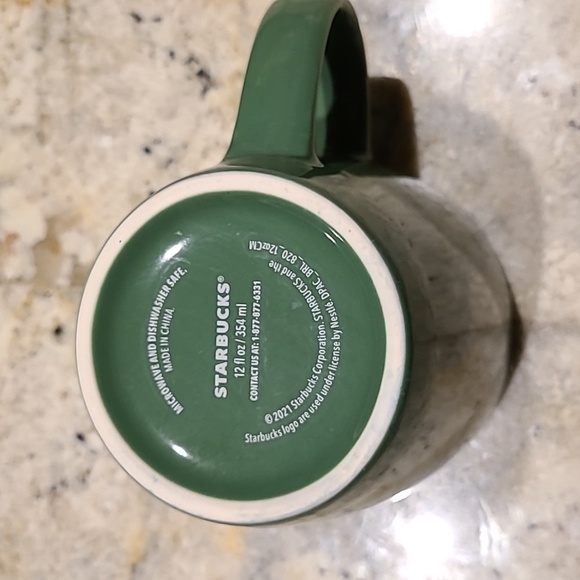 Starbucks Green mug from 2021 in excellent condition. 12 oz. #376g - Picture 8 of 10